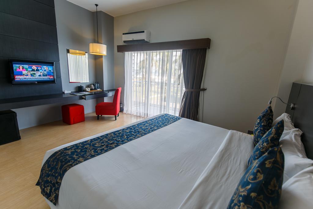 Solea Seaview Resort Lapu-Lapu City Exterior photo